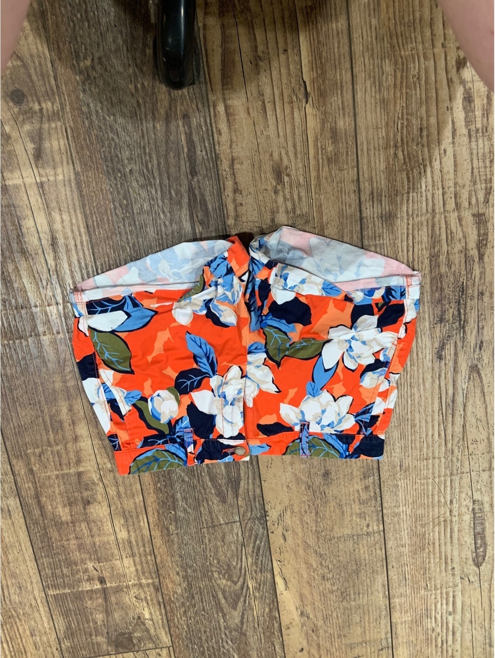 Gap womens orange floral shorts